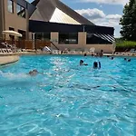 Avec Parking Gratuit - Piscine Et Jeux Apartament Branville