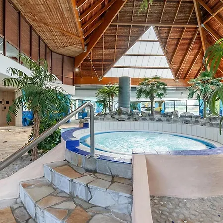 Appartamento Avec Parking Gratuit - Piscine Et Jeux *