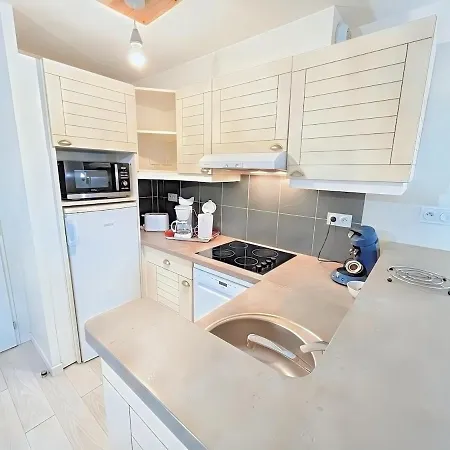 Avec Parking Gratuit - Piscine Et Jeux Branville