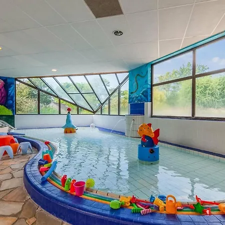 Avec Parking Gratuit - Piscine Et Jeux *