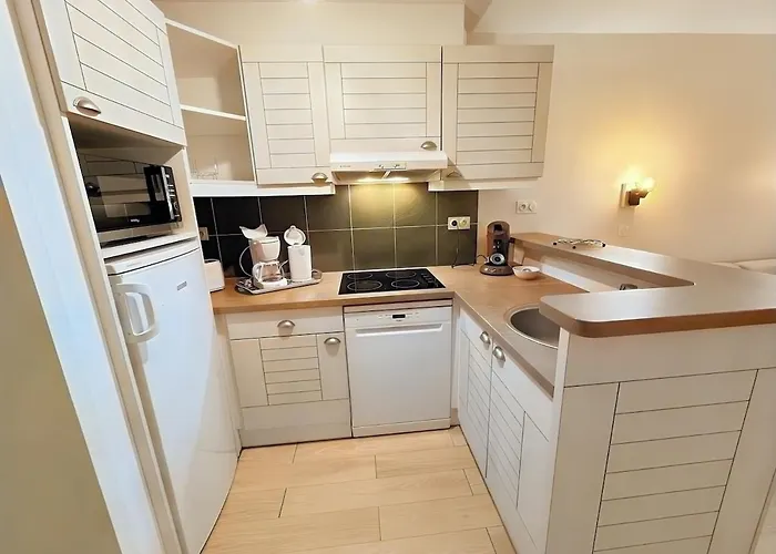 Avec Parking Gratuit - Piscine Et Jeux Lejlighed