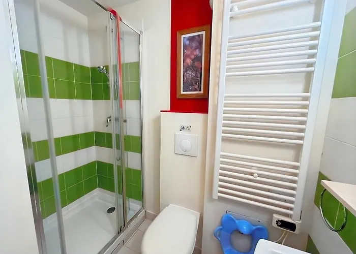 Avec Parking Gratuit - Piscine Et Jeux * Branville