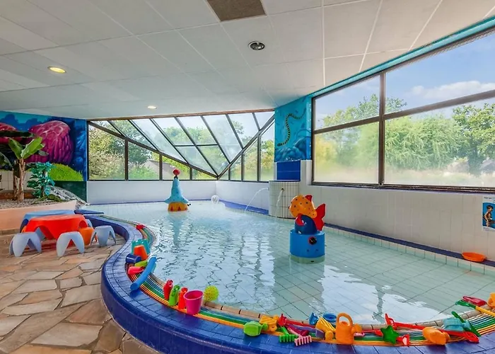 Avec Parking Gratuit - Piscine Et Jeux *